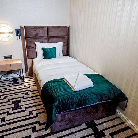 Hotel Carolin Călimăneşti Extérieur photo