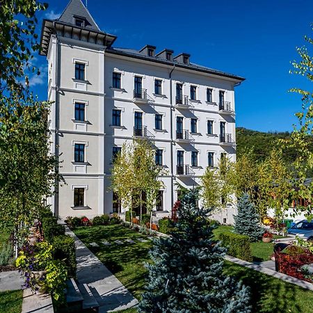 Hotel Carolin Călimăneşti Extérieur photo