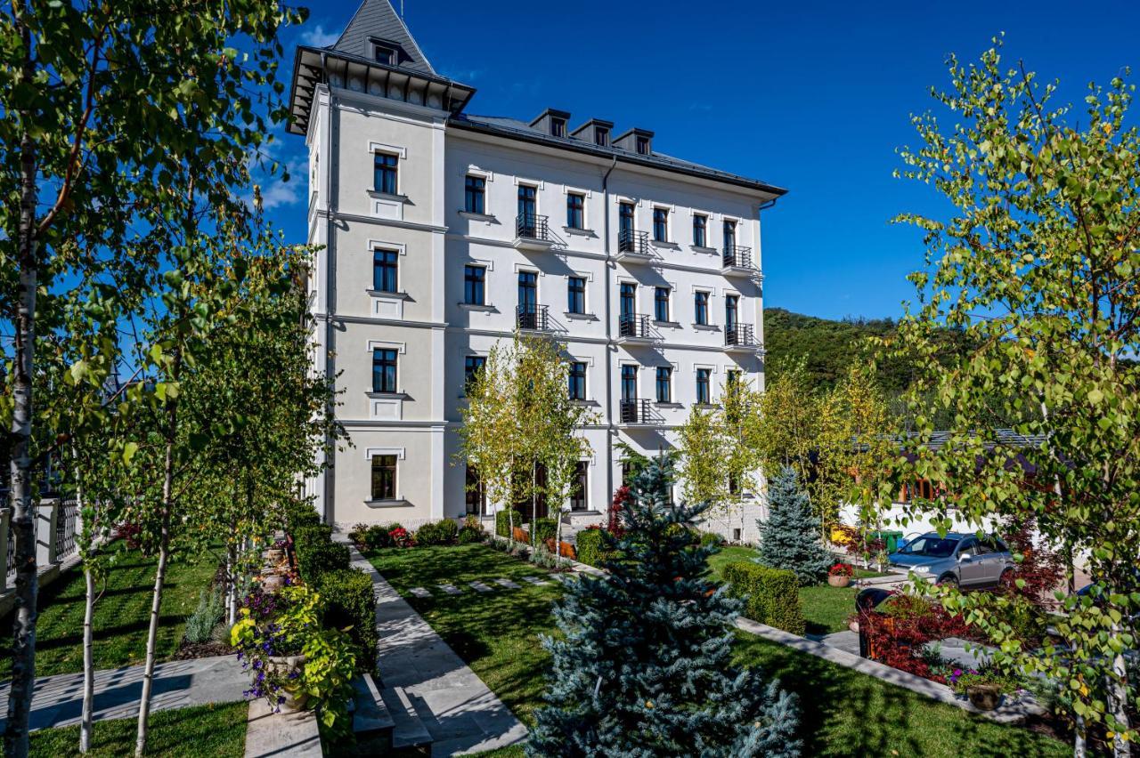 Hotel Carolin Călimăneşti Extérieur photo