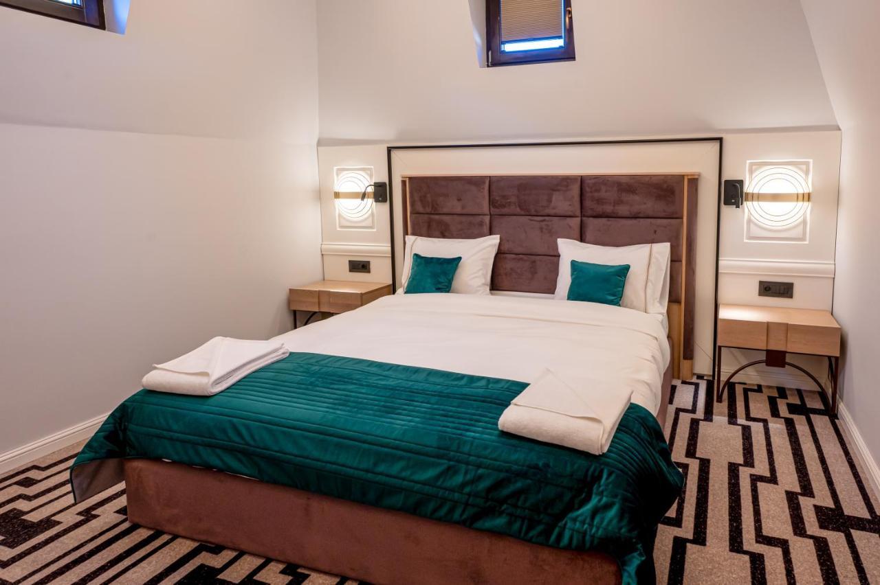 Hotel Carolin Călimăneşti Extérieur photo