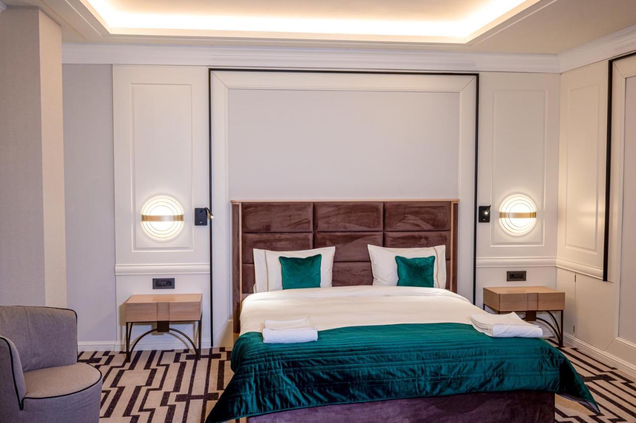 Hotel Carolin Călimăneşti Extérieur photo