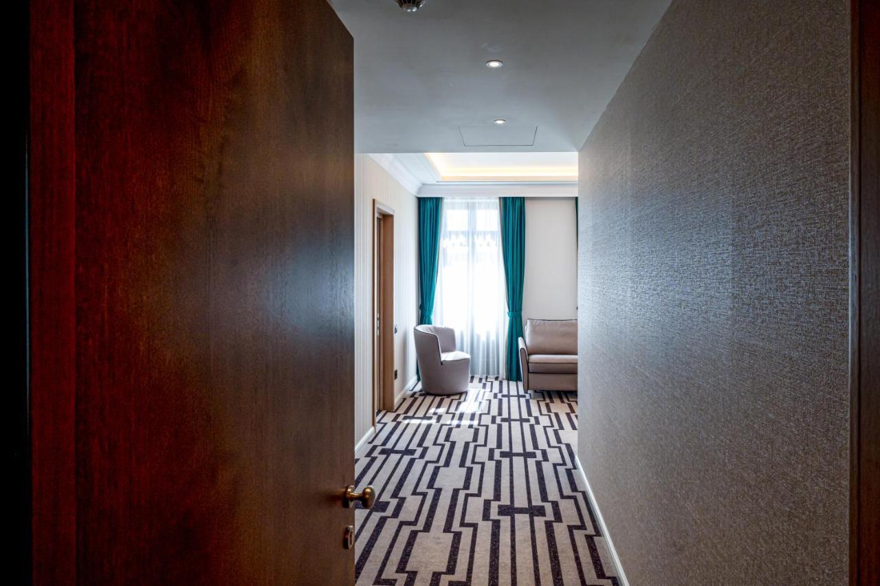 Hotel Carolin Călimăneşti Extérieur photo