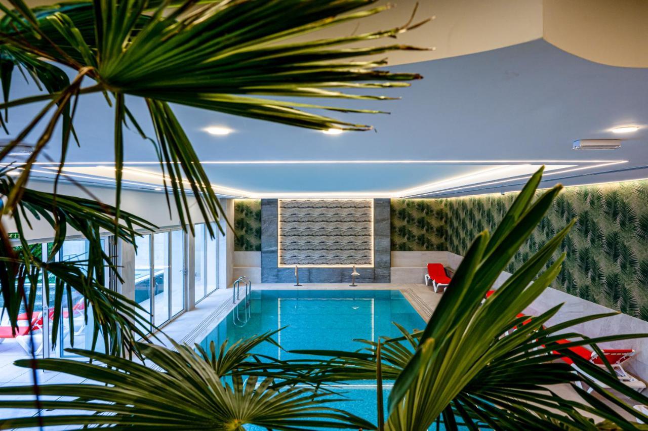 Hotel Carolin Călimăneşti Extérieur photo