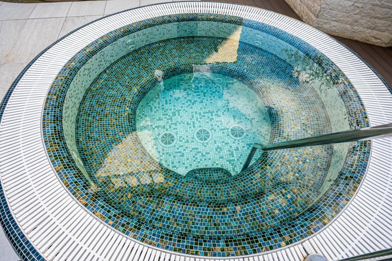 Hotel Carolin Călimăneşti Extérieur photo