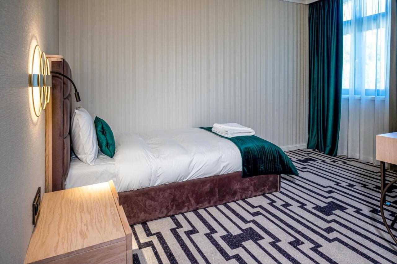 Hotel Carolin Călimăneşti Extérieur photo
