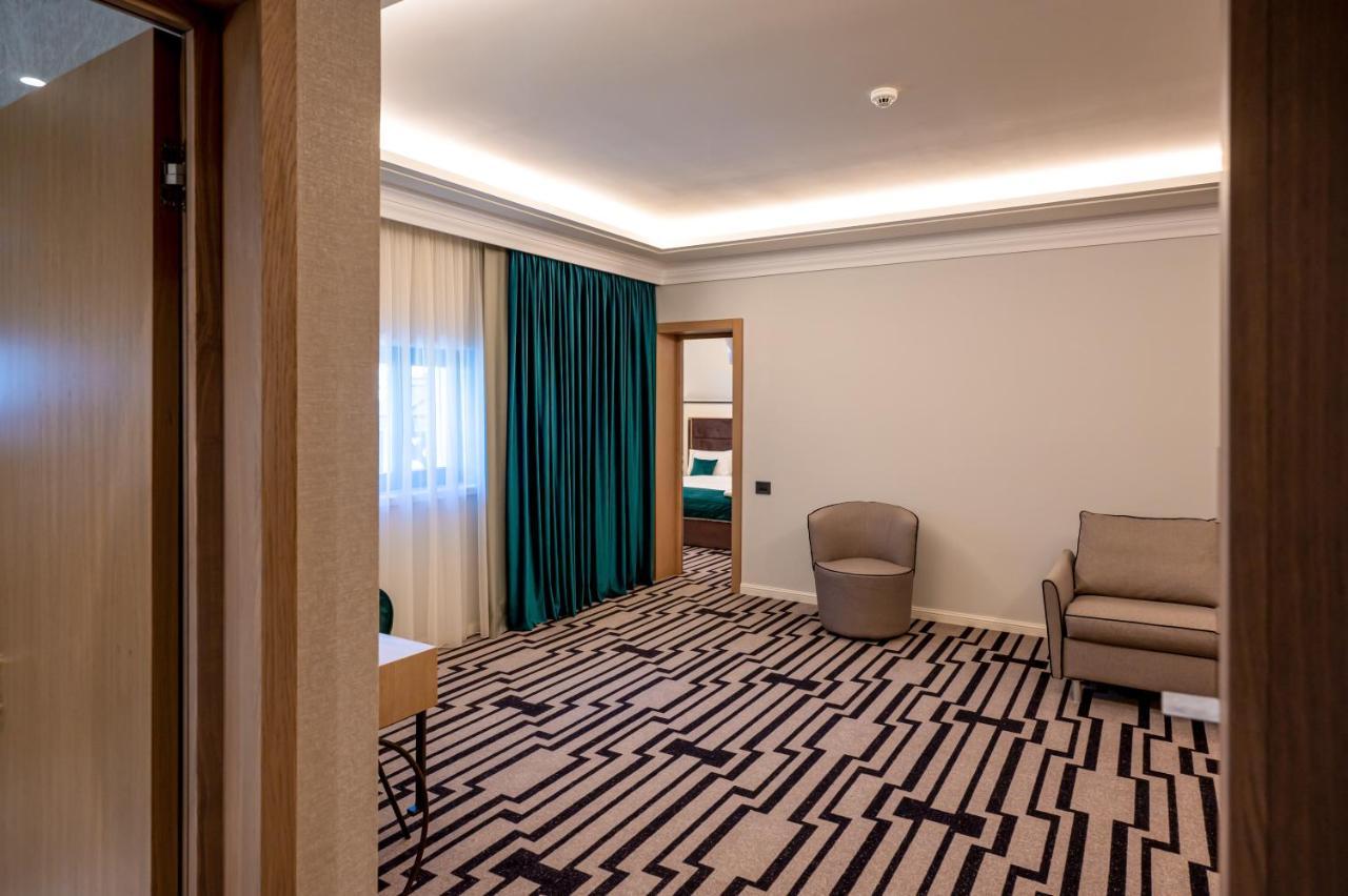 Hotel Carolin Călimăneşti Extérieur photo